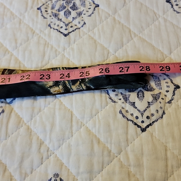 Viaggio 3 3/4"x56" 100% Silk - Picture 5 of 5